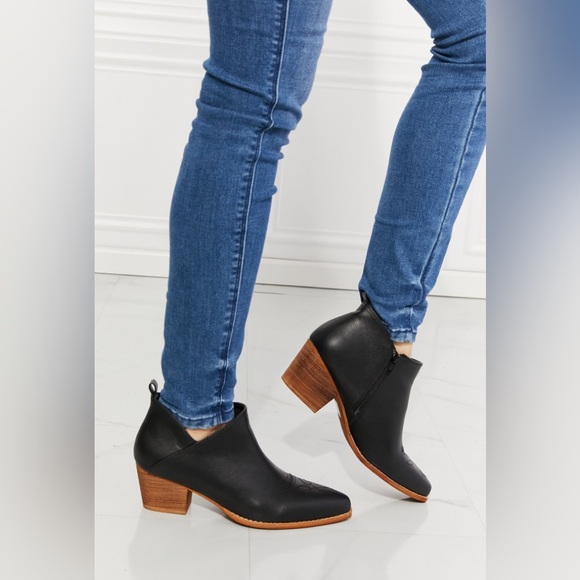 MMShoes Trust Yourself Embroidered Crossover Cowboy Bootie in Black - Picture 2 of 6